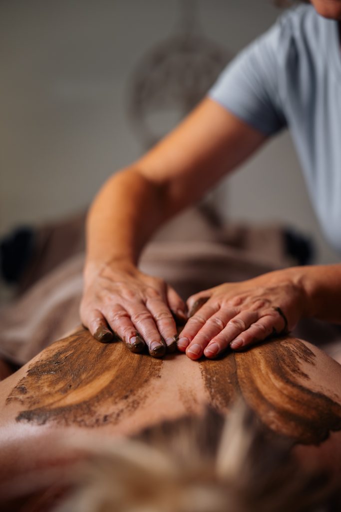 abhyanga massage modder